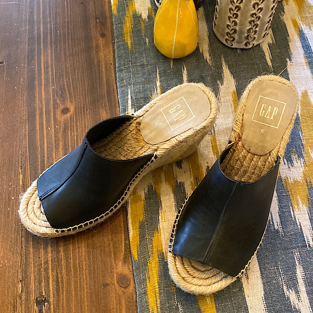Gap black leather mules size 6.